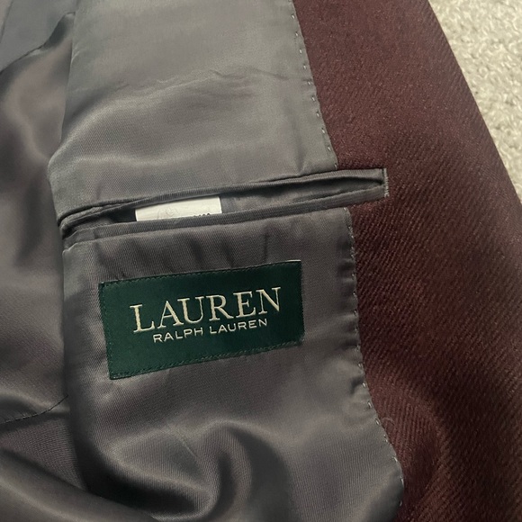 Ralph Lauren Men’s Blazer. Color: Burgundy Size: 40L - Picture 4 of 9